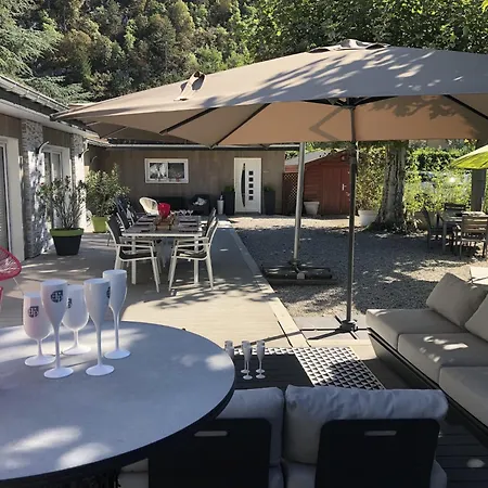Les Platanes Hébergement de vacances *