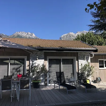 Holiday home Les Platanes